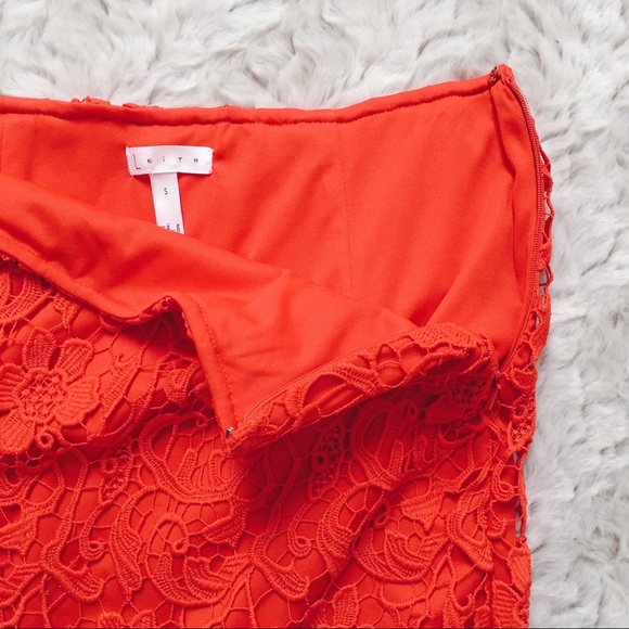 Leith Red Floral Lace Pencil Skirt - Picture 2 of 6